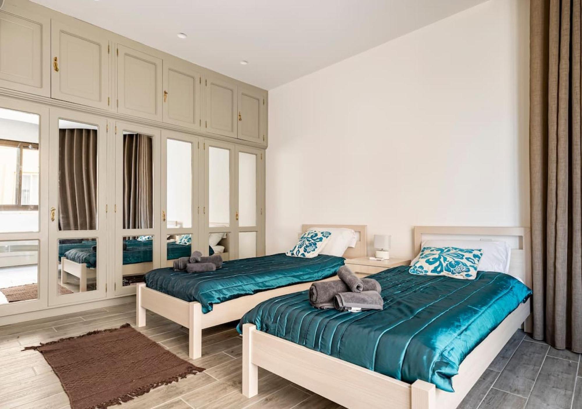 סליאמה Sea View Luxury Haven Living & 3Bedrooms Seafront מראה חיצוני תמונה